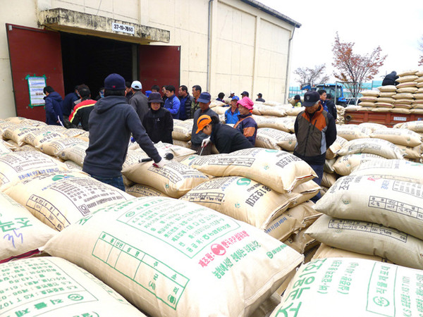 ▲ 문경시 2014년 공공비축미 수매현장ⓒ 문경시 제공