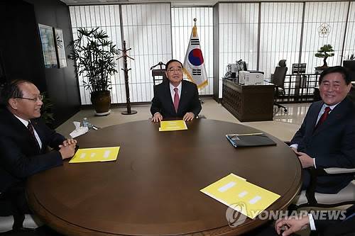 ▲ 총리-경제·사회부총리 '3인협의체' 첫 회동ⓒ