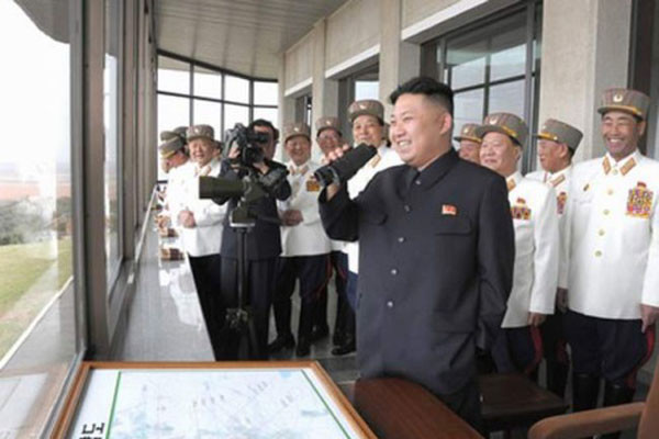 ▲ "저것 봐, 내가 뭐랬어? 남조선은 내가 '남북정상회담' 이야기만 하면 난리 난다니까." 즐거운 표정의 정은이. 신년사 이후 한국 사회 내부의 갈등을 보며 흐뭇해할 것으로 보인다.  ⓒ北선전매체 보도화면 캡쳐