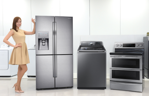 ▲ 삼성전자 'T9000' 세미빌트인 냉장고, '액티브워시' 세탁기, '듀얼 도어 플렉스 듀오 오븐 레인지' 제품 ⓒ삼성전자