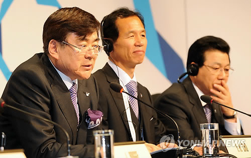 ▲ 왼쪽부터 조양호 평창동계올림픽 조직위원장, 최문순 강원도지사, 김진선 前 평창조직위원장 ⓒ연합뉴스