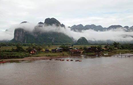 ▲ 수려한 경관의 메콩강 유역. 그러나 이곳은 1970년대 치열한 격전장이었고 현대건설 직원들은 목숨을 담보로 사업을 폈던 곳이기도 하다ⓒ