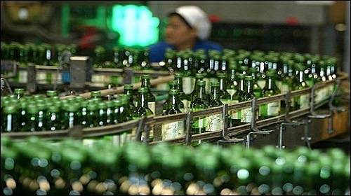 ▲ 정부는 술에 붙는 주세 대신 건강증진 보조금을 올리는 방안을 검토하고 있는 것으로 전해졌다@뉴데일리 DB