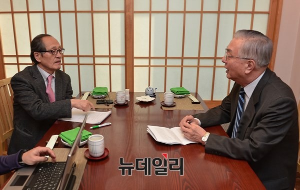 ▲ 인보길 뉴데일리 회장(左)은 "외부 세계가 북한의 내부를 제대로 보지 못하고 있다"고 지적했다. ⓒ뉴데일리 정상윤 기자