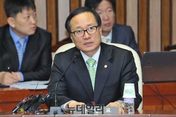 ▲ 자원외교 국정조사특별위원회의 야당 간사인 홍영표 의원이 12일 오전 열린 특위 전체회의에서 발언하고 있다. ⓒ뉴데일리 이종현 기자