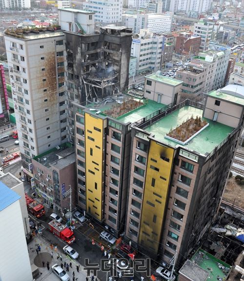 ▲ 11일 경기도 의정부소방서는, 이번 화재사고로 부동산 60억원, 동산 30억원 등 총 90억원 이상의 재산 피해가 발생했다고 밝혔다. ⓒ뉴데일리 이종현 사진기자
