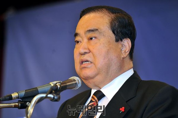 ▲ 13일 국회도서관에서 신년기자회견을 진행하고 있는 새정치민주연합 문희상 비상대책위원장. ⓒ뉴데일리 이종현 기자