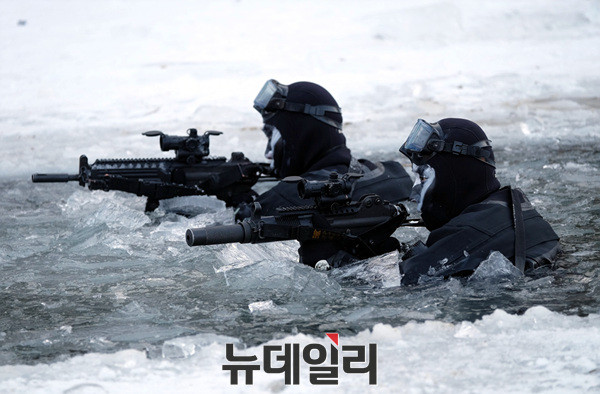 ▲ 황병산 동계 전술 훈련중인 육군 특전사 대원ⓒ태상호