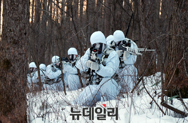 ▲ 황병산 동계 전술 훈련중인 육군 특전사 대원ⓒ태상호