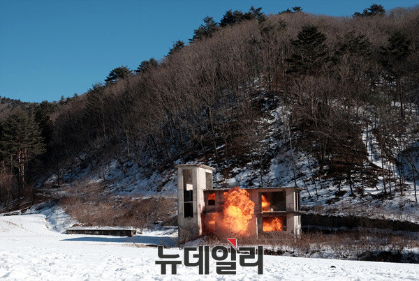 ▲ 폭파 훈련하는 특전사 대원 ⓒ태상호