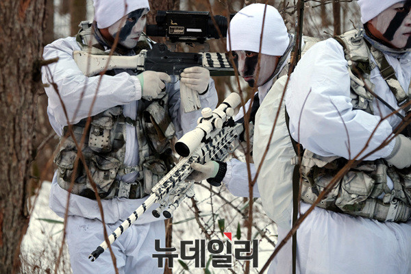 ▲ 황병산 동계 전술 훈련중인 육군 특전사 대원ⓒ태상호
