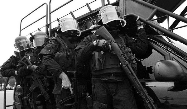 ▲ 프랑스 대테러부대의 훈련 장면. GIGN 또는 EPIGN으로 추정된다. ⓒ키케로 매거진 보도화면 캡쳐