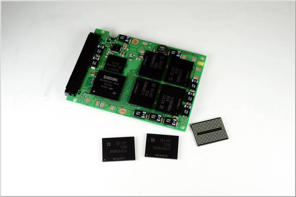 ▲ 세계 최초 3bit V-NAND. ⓒ삼성전자.