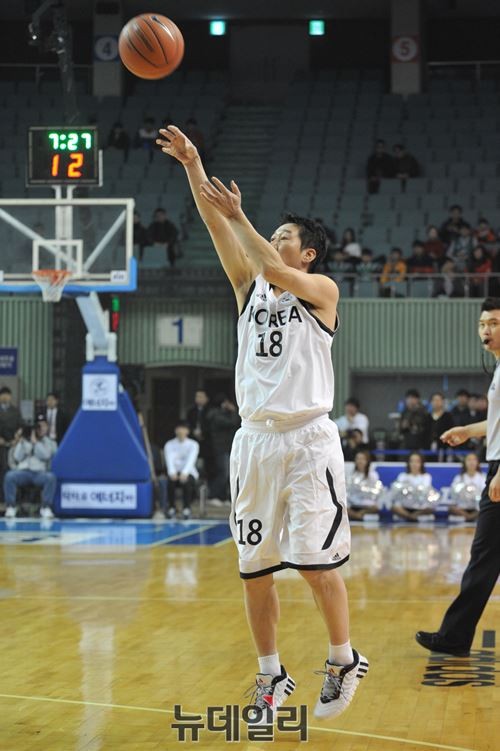 ▲ 전설적인 슈터 이충희.ⓒ뉴데일리 이종현 사진기자