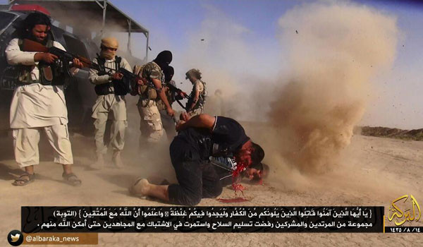 ▲ ISIS에 가담한 파키스탄 탈레반이 포로들을 처형하는 모습. ISIS는 모든 '이교도'를 죽여야 '평화'가 온다고 주장한다. ⓒISIS 선전매체 사진캡쳐