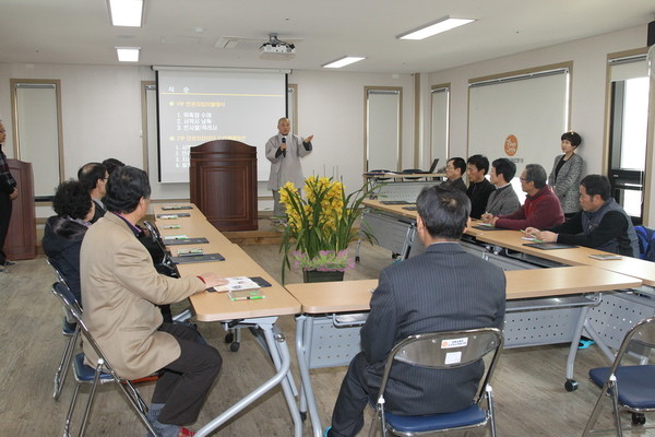 ▲ 북서북부노인보호전문기관장인 동건스님이 인사말을 하고 있다.ⓒ예천군 제공