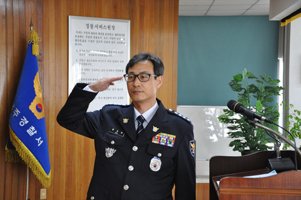 ▲ 상주 신임경찰서장에 전 제주청 홍보담당관인 전오성 총경이 보임됐다.ⓒ상주경찰서 제공