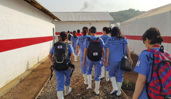 ▲ 시에라리온 현지에 도착한 에볼라 긴급구호대 1진의 모습. ⓒ외교부 제공