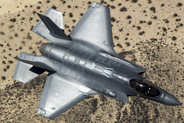 ▲ 저공 비행중인 F-35전투기.ⓒ록히드마틴