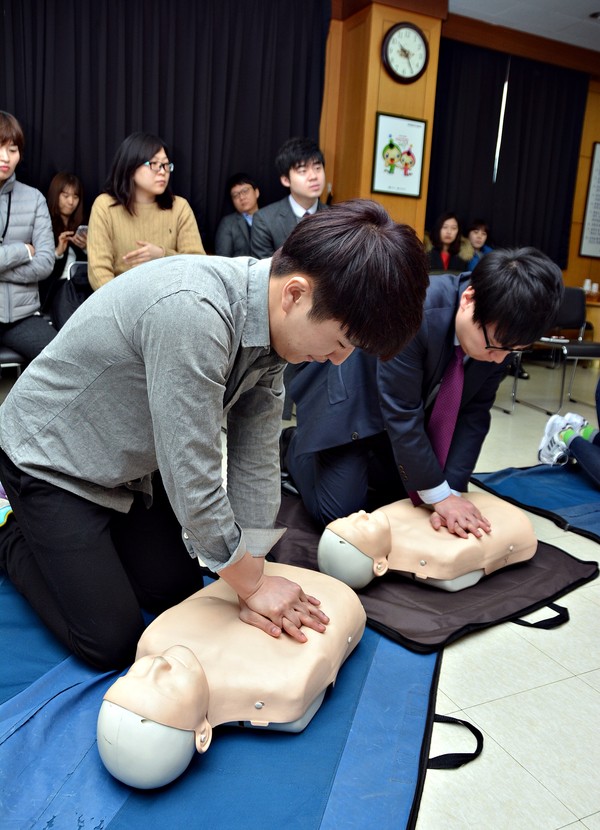 ▲ 대백이 심폐소생술 전문화교육을 실시했다.ⓒ대백 제공