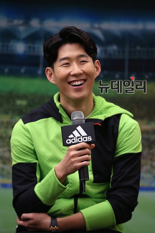 ▲ 남자 축구 대표팀의 손흥민 선수. ⓒ아디다스