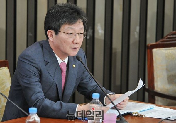 ▲ 새누리당 유승민 원내대표 후보가 2일 국회에서 열린 '2015 원내대표 및 정책위원회의장 선출'을 위한 의원총회에서 모두발언을 하고 있다.ⓒ뉴데일리 이종현 기자