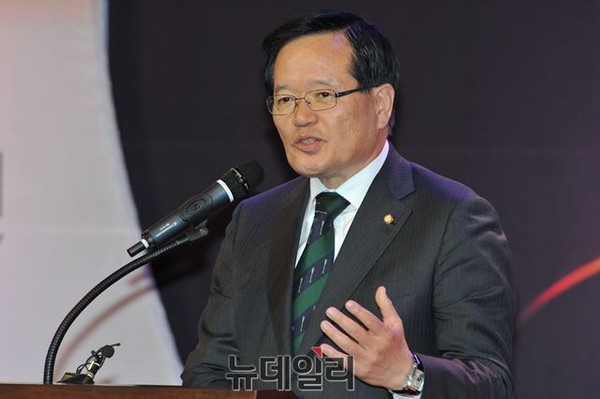 ▲ 정의화 국회의장이 지난달 27일 열린 대한민국 국회대상 시상식에서 축사를 하고 있다. 이날 대한민국 국회대상 영화상은 영화 '국제시장'이 수상했다. ⓒ뉴데일리 이종현 기자