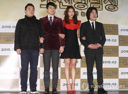 ▲ 김석윤 감독(왼쪽부터), 배우 김명민, 이연희, 오달수가 2일 오후 서울 중구 을지로6가 메가박스 동대문에서 열린 영화 '조선명탐정:사라진 놉의 딸' 언론시사회에서 포즈를 취하고 있다.ⓒ연합뉴스