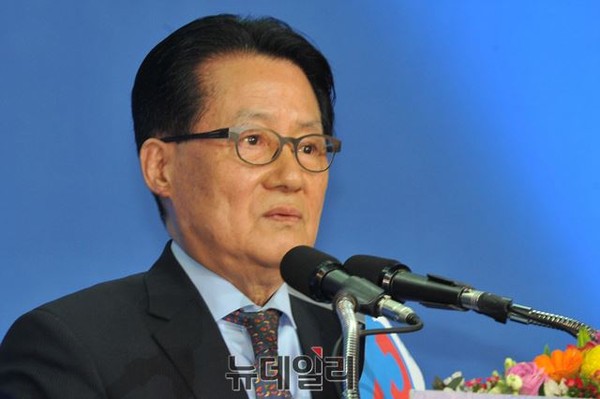 ▲ 지난달 31일 열린 서울지역 합동연설회에서 연설하고 있는 새정치민주연합 박지원 당대표 후보. ⓒ뉴데일리 이종현 기자