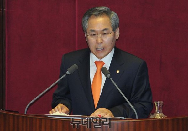 ▲ 새정치민주연합 우윤근 원내대표가 4일 국회 본회의장에서 교섭단체 대표연설을 하고 있다. ⓒ뉴데일리 이종현 기자