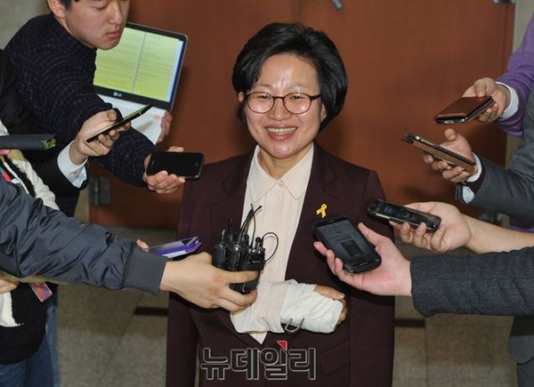 ▲ 김미희 전 의원이 5일 오전 서울 여의도 국회 정론관에서 4.29 보궐선거 출마를 선언을 끝내고 기자들의 질문에 답하고 있다.ⓒ뉴데일리 이종현 기자