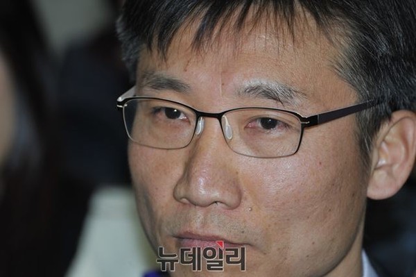 ▲ 이상규 전 의원이 5일 오전 서울 여의도 국회 정론관에서 4.29 보궐선거 출마를 선언을 끝내고 기자들의 질문에 답하고 있다.ⓒ뉴데일리 이종현 기자