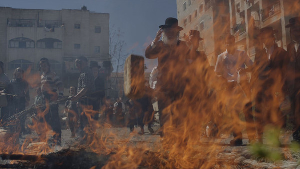 ▲ 1년에 하루 빵을 꺼내 불태우는 유월절.