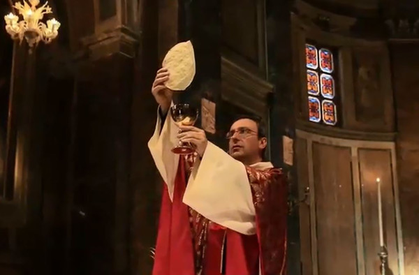 ▲ 성대한 의식에는 늘 빵이 있다.