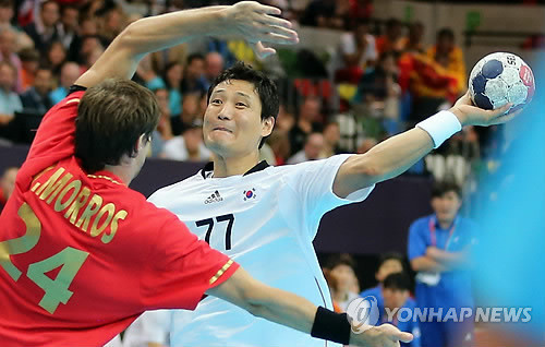 ▲ 런던 올림픽에 출전했던 윤경신 감독의 모습.ⓒ연합뉴스