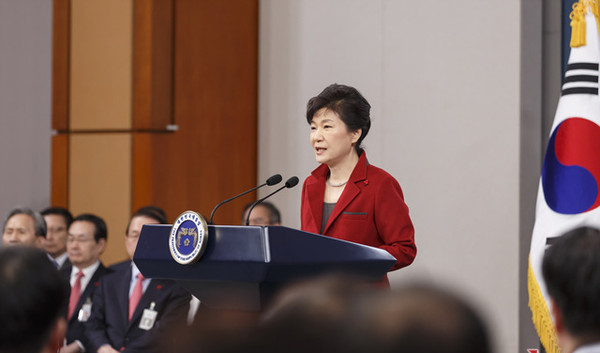 ▲ 박근혜 대통령은 6일 "제3차 저출산·고령사회 기본계획이 실행되는 내년부터 2020년까지 5년은 우리나라 인구위기 대응의 골든타임"이라고 말했다. ⓒ뉴데일리