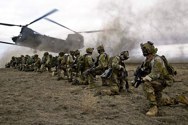 ▲ 아프가니스탄 전쟁 당시 헬기에서 내린 美육군. ⓒ美국방부