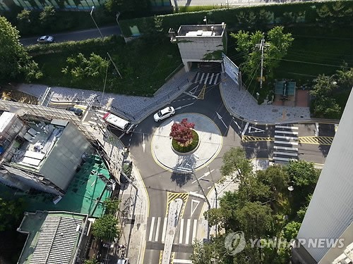 ▲ 서울 강동구에 설치된 회전교차로 ⓒ 연합뉴스