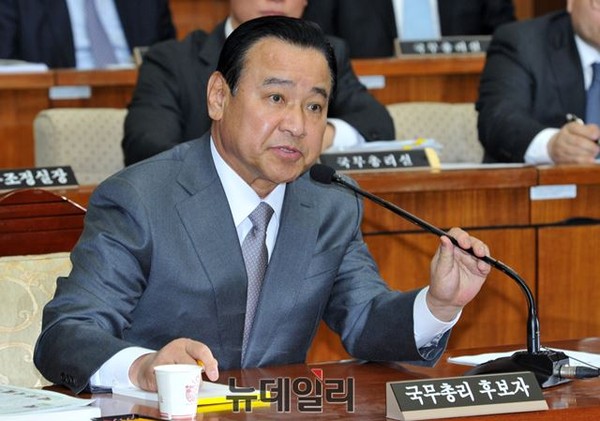 ▲ 이완구 국무총리 후보자가 10일 국회에서 열린 인사청문회에 임하고 있다. ⓒ뉴데일리 이종현 기자