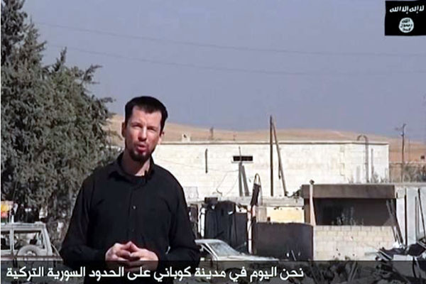 ▲ 영국인 사진기자 존 켄틀리가 등장하는 ISIS의 선전영상. ⓒISIS 선전영상 캡쳐
