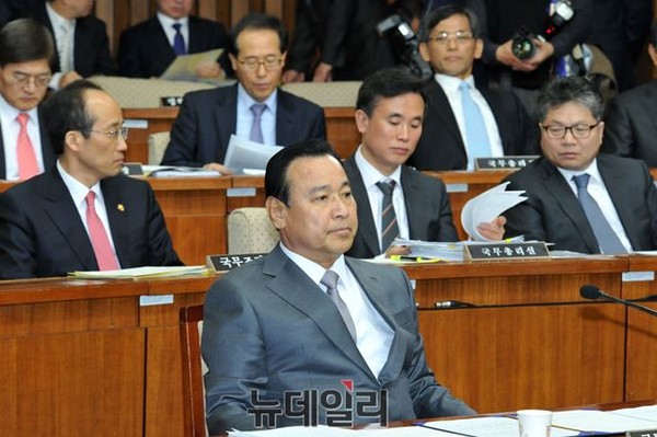 ▲ 이완구 국무총리 후보자가 10일 국회본청 246호 제3회의실에서 열린 인사청문회에 참석해 후보자석에 앉아 있다. ⓒ뉴데일리 이종현 기자