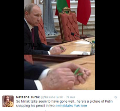 ▲ 푸틴 러시아 대통령이 협상 중 부러뜨린 연필을 들고 있는 사진. 이 사진은 SNS를 통해 전 세계로 퍼졌다. ⓒ관련 SNS 캡쳐