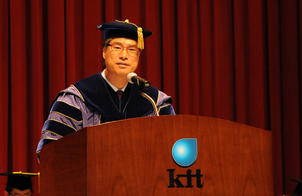 ▲ 금오공대가 13일 ‘2014학년도 전기 학위수여식’을 가졌다. ⓒ금오공과대학교 제공