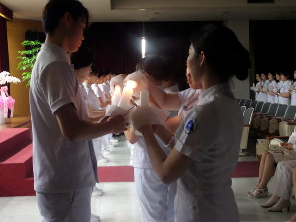 ▲ 대구가톨릭대에서 매년 열리는 나이팅 게일 선서식 모습.ⓒ대가대 제공