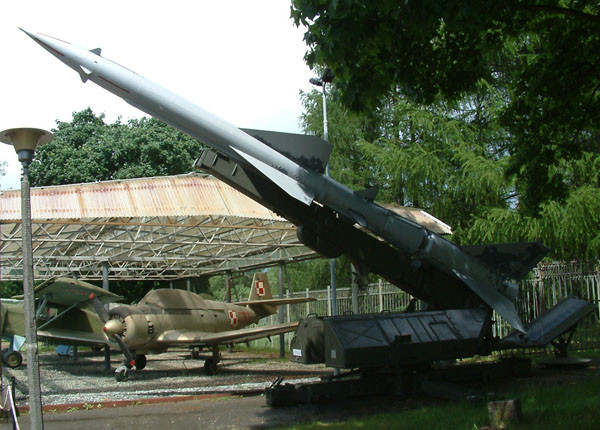 ▲ 과거 소련이 처음 개발한 지대공 미사일 SA-2 '가이드라인'. 소련에서의 이름은 S-75였다. ⓒ위키피디아 공개사진