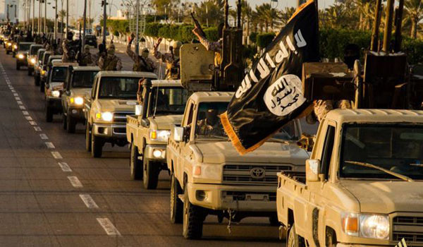 ▲ 리비아 시트르 지역을 점령한 뒤 카 퍼레이드를 벌이는 ISIS. ⓒ테러조직 ISIS 선전영상 캡쳐