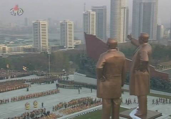 ▲ 평양 만수대에 세운 김일성과 김정일 대형 동상. ⓒ北선전매체 화면캡쳐-뉴포커스