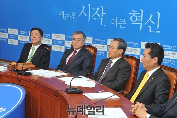 ▲ 새정치민주연합 최고위원회의. 사진 왼쪽부터 주승용 최고위원, 문재인 대표, 우윤근 원내대표. ⓒ뉴데일리 이종현 기자