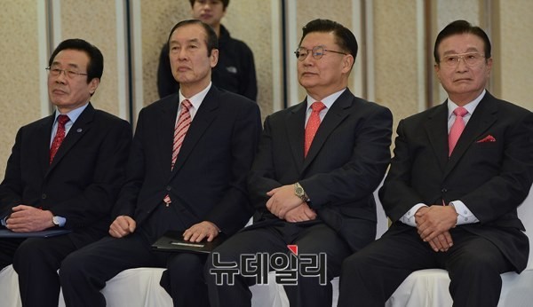 ▲ ▲자유총연맹 회장선거에 출마한 후보들. 왼쪽부터 이오장 전 자유총연맹 서울시지회장, 최승우 예비역 육군소장, 허준영 전 경찰청장, 이동복 전 국회의원 ⓒ뉴데일리 정상윤 기자