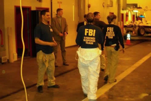 ▲ 테러 경보로 뉴욕 JFK 공항으로 출동한 FBI 증거수집분석팀. ⓒ美FBI 사이트 캡쳐